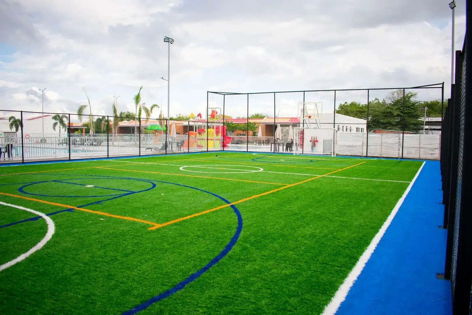 Polideportivo - Imagen 1